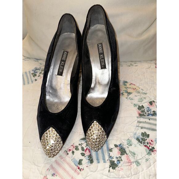 VINTAGE ANNE KLEIN BLACK VELVET & RHINESTONE CRYSTAL DRESSY CAP TOE PUMPS 7.5N - Picture 3 of 10